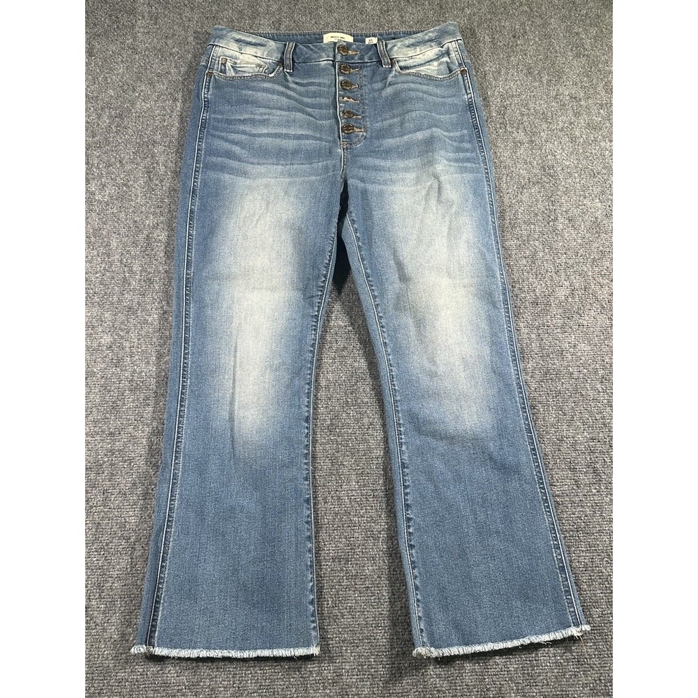 Miss Me Women's 31 Crop Bootcut Blue Jeans Button Fly 26" Inseam